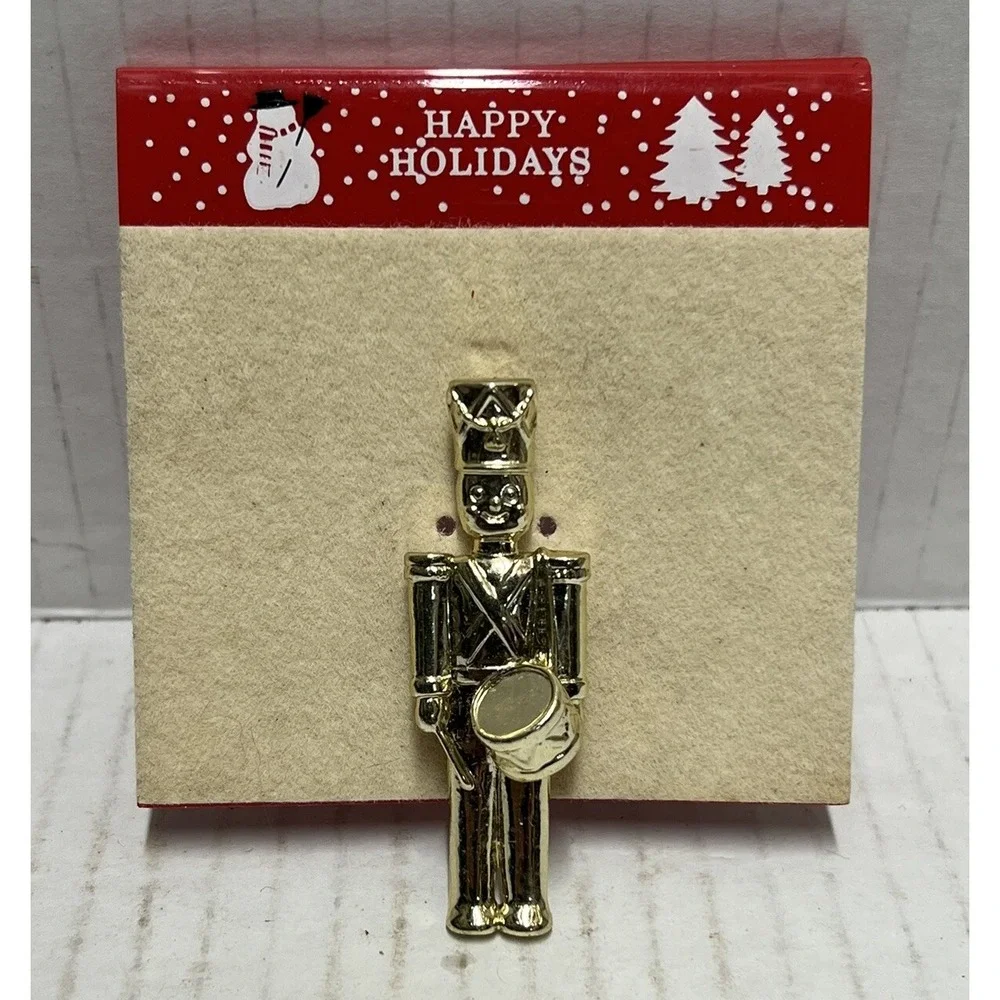 Toy‎ Soldier Nutcracker Christmas Pin Vintage Gold Tone Metal Brooch